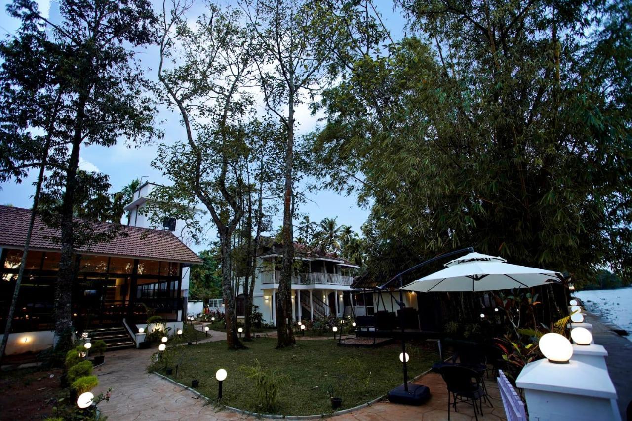 Alappuzha Bamboo Lagoon Backwater Front Resort מראה חיצוני תמונה