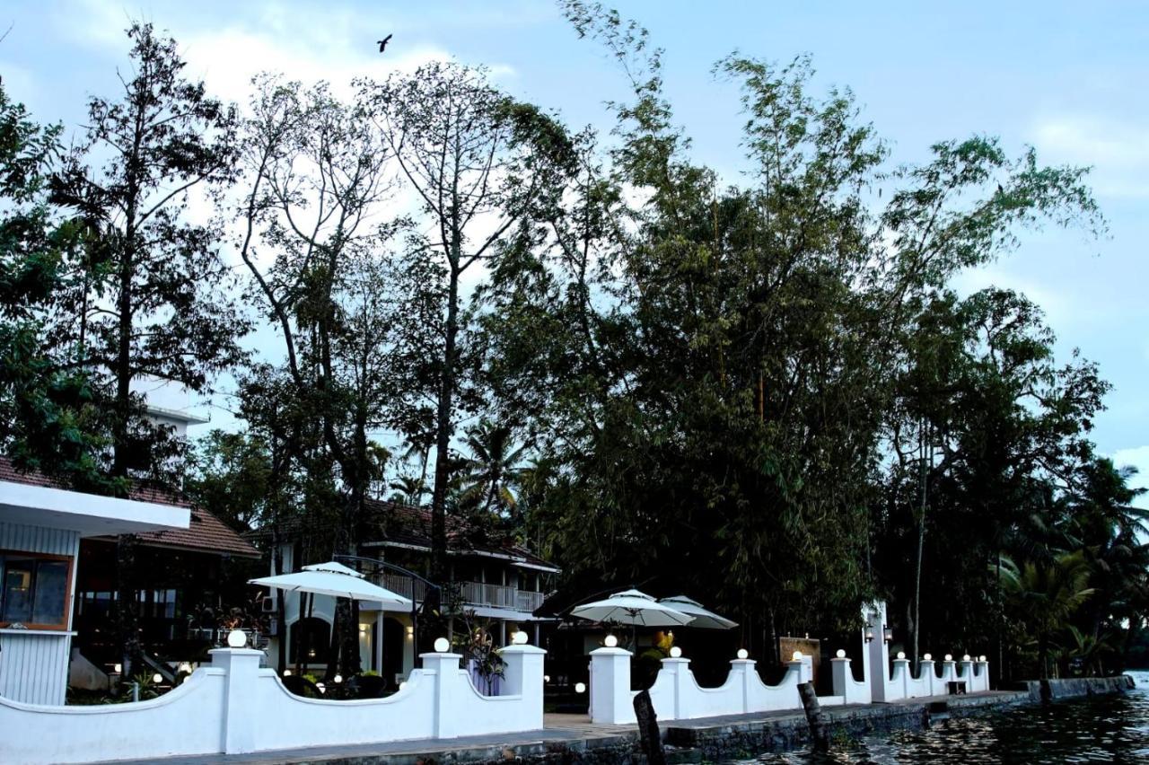 Alappuzha Bamboo Lagoon Backwater Front Resort מראה חיצוני תמונה